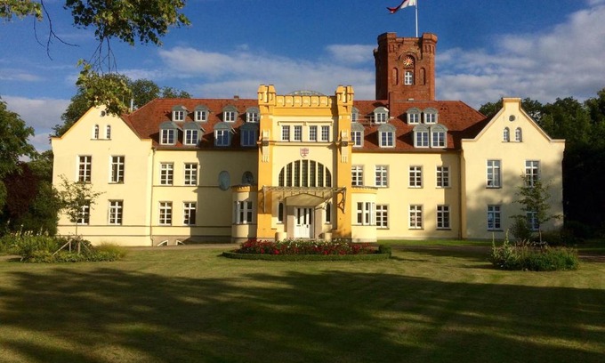 Lelkendorf Appartement | Schloss Lelkendorf - Fewo Parkblick