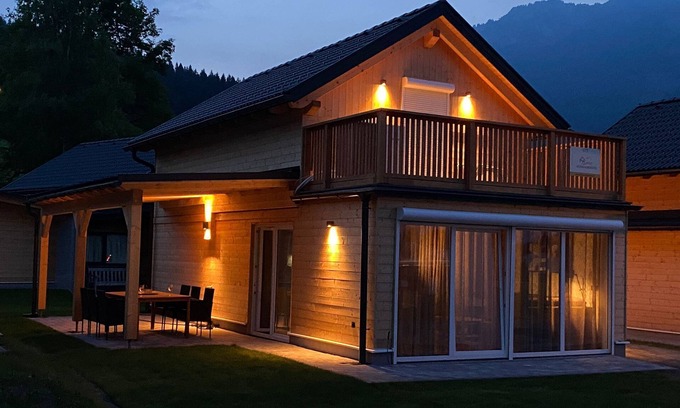 Kotschach-Mauthen Chalet De Ski | Schwalmhütte - Newly built chalet directly on the ski slope