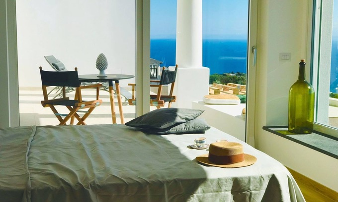 Pianoconte Maison | Sciara Eolie luxury apartment with Jacuzzi
