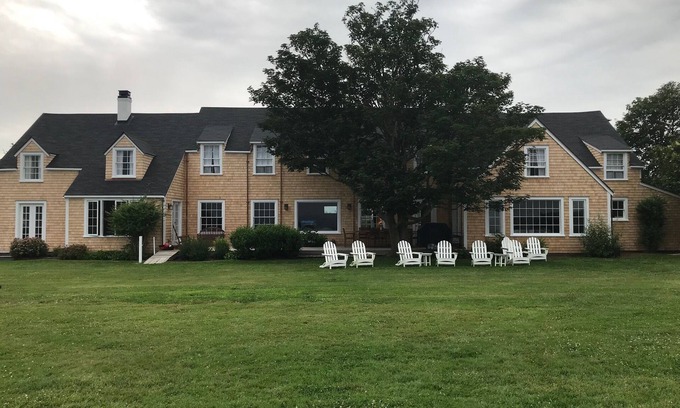 Siasconset Maison | Sconset vintage mansion ON bluff- direct to beach Steps to village + more beach