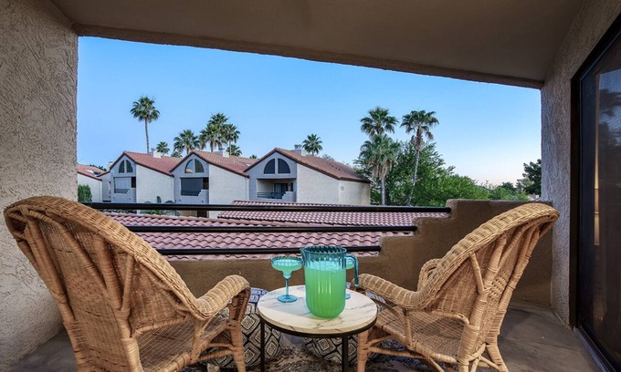 The Joshua Tree Copropriété | Scottsdale - Boho Cactus Condo - Newly Renovated!