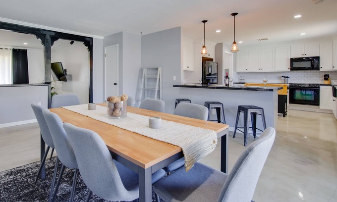 Pointe Scottsdale Maison | Scottsdale House w/ Pool, Patio & Fire Pit!