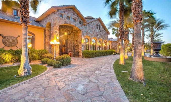 Central Scottsdale Maison | Maison insensée pour recevoir! Gym, théâtre, tennis, volleyball sur sable, golf et plus