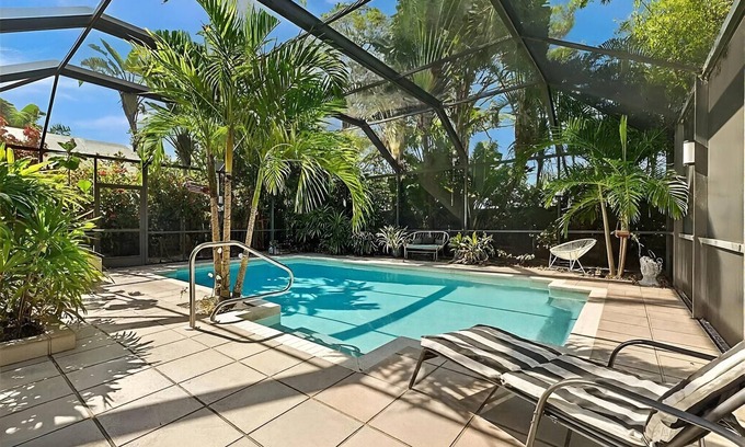 Naples Park Maison | Screened Pool Paradise – Just Minutes from Beach