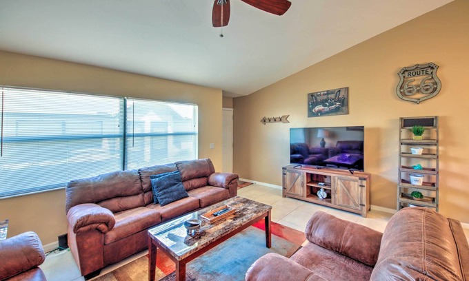 Highland Copropriété | Screened Porch + Pool Access: Cozy Sebring Condo