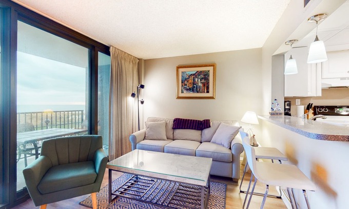 Bethany Beach Copropriété | Sea Colony Ocean 2nd floor condo w/ shared sauna, tennis court, and elevator