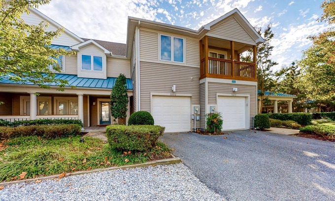 Bethany Beach Maison | Sea Colony Tennis townhouse with fireplace, gym, & basketball court
