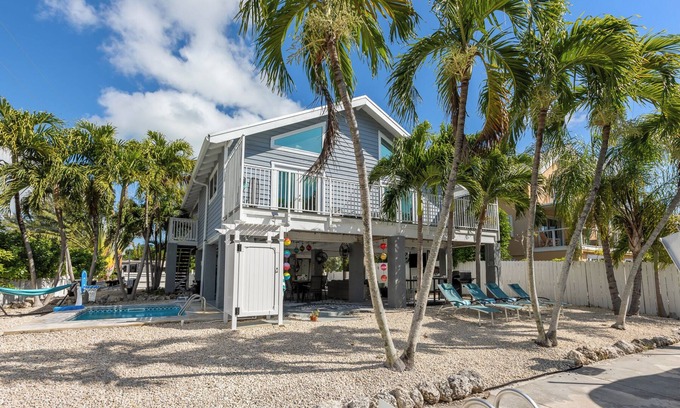 Cutthroat Harbor Estates Maison | SEA COVE ~ Canal Front 2 BR/2 Ba Home in Cudjoe Key w/ Pool!