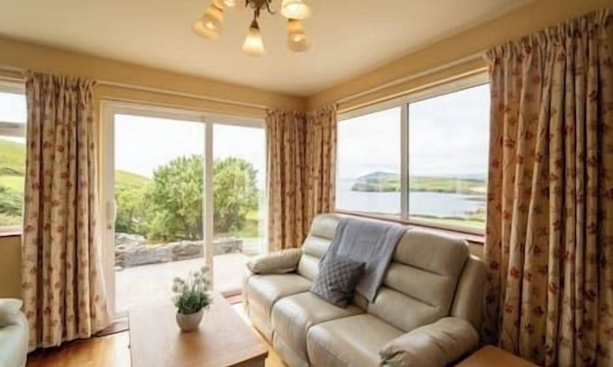 Dingle Maison | Sea For Miles