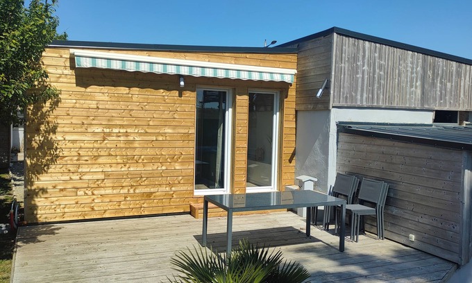 St-Georges-de-la-Riviere Maison | Seaside house with swimming pool