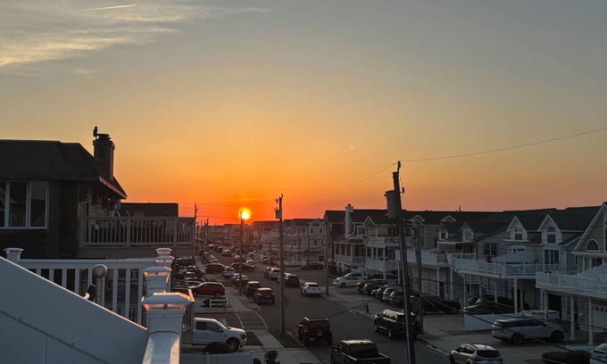 Townsend's Inlet Maison | Sea Isle City Townsends Inlet Beach Block Home