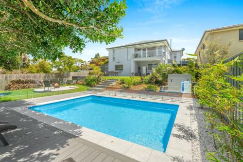 Culburra Beach Maison | Sea La Vie - Pet Friendly with Fireplace and Swimming Pool & Spa