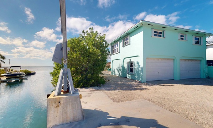 Cutthroat Harbor Estates Maison | Sea La Vie: Your Oceanfront Escape in Cudjoe Key, Florida 3BD/3BA