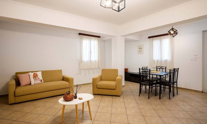 Trapeza Appartement | Sea & Mountain Horizon by Myrto