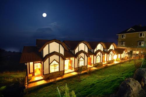 Ren'ai Maison | Sea of Clouds Vacation Villa