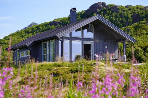 Sennesvik Chalet De Ski | Sea Pearl Lodge