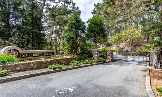 Monterey Copropriété | "SEA PINE" Penthouse just inside the Gates of Famous Pebble Beach