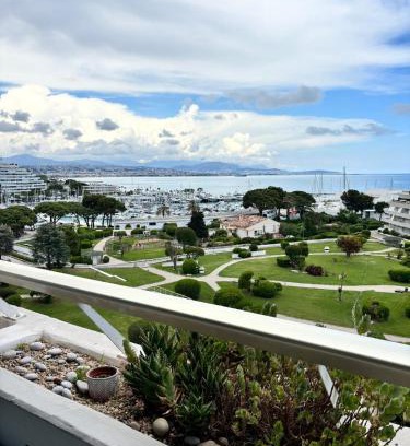 Villeneuve Loubet Beach Appartement | Sea & Port View Cozy Studio at Marina Baie des Anges