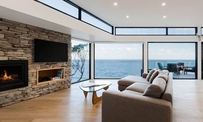 Wye River Maison | Sea Ranch - Couples retreat with ocean view bath or group getaway home