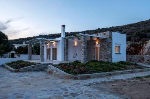 Nea Styra Maison | Sea Reflections Nimborio Beachfront Houses