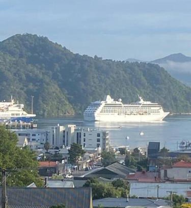 Picton Appartement | Sea-Renity Picton, Apt A