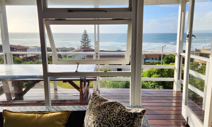 Great Brak River Appartement | SEA SIDE HOLIDAY 50 METERS FROM THE BEACH IN GARDEN ROUTE OF S A