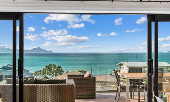 Langs Beach Maison | The Langs - With stunning views, expansive entertaining areas inside and out and an unparalleled location once you are here you won't want to leave. Grab you friends and family or organise your corporate get together at this luxury beach-side retreat