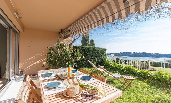Mont Boron Appartement | Vue mer, 2 Chambres, Jardin, Piscine & Parking