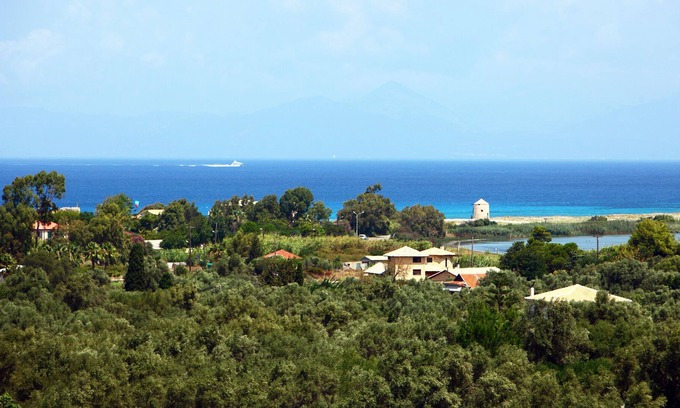 Frinion Copropriété | APPARTEMENT VUE MER DANS LA VILLE DE LEFKADA