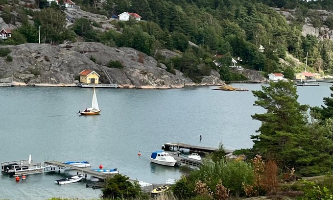Hjaelteby Chalet De Ski | Sea view chalet