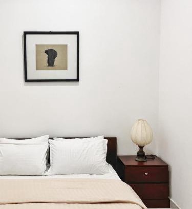 Mount Lavinia Appartement | Sea View Condo by Ceylon Spaces