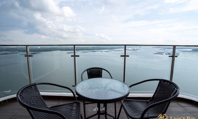 Central District Appartement | Sea View Country Garden Danga Bay by Lions Bay