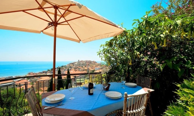 Imperia Villa | Villa Sole avec belle vue sur la mer, Wi-Fi et parking privé