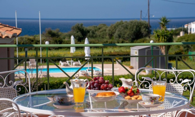 Kaligata Villa | Villa 3 chambres Cleopatra avec vue sur la mer et piscine privée