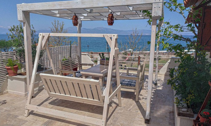 Kiato Appartement | Sea View Roof Garden Apartment
