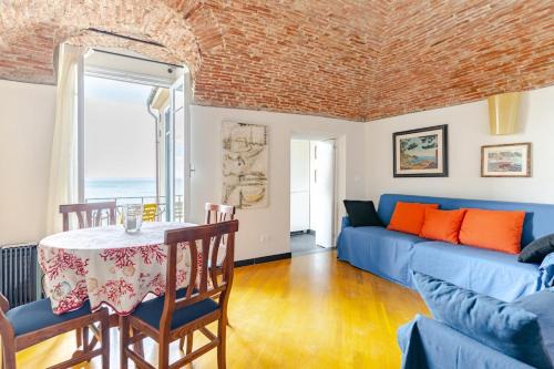 Cervo Appartement | Sea View Suite - Sleeps 3 - Free Parking