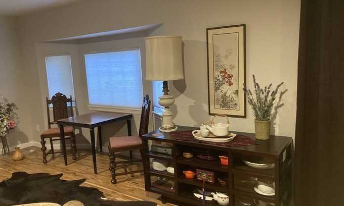 West Hills Maison | Seabeck/Bremerton 1 Bedroom all your own in furnished house; enjoy trails/lakes.