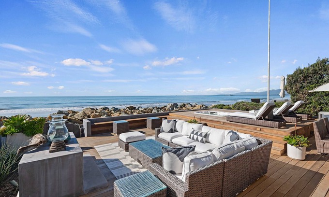 Ventura Maison | Seacliff Beach Retreat – Amazing Beachfront for 6