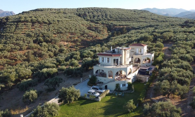 Kissamos Maison | Seacoast Estate, Western Crete's Olive Region. Great for large-group gatherings.