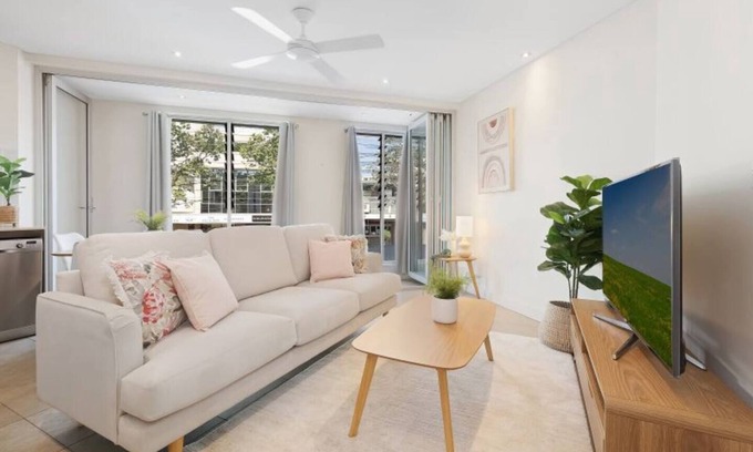 Seaforth Appartement | Seaforth Living - In The Heart Of the Village with Shops at Your Doorstep!