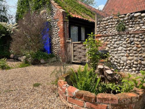 Roughton Maison | Seafret Barn sleeps two, North Norfolk