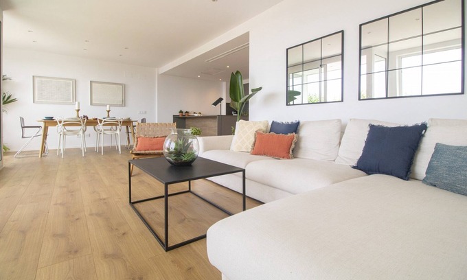 Calella Appartement | Seafront Apartment in Calella with Beach Access