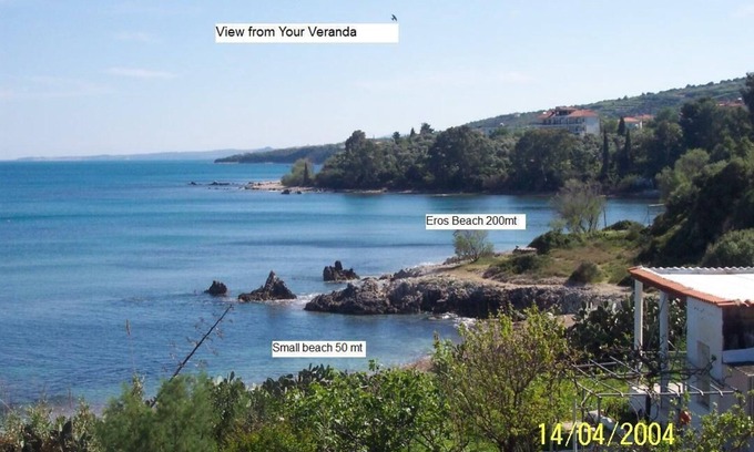 Petalidi Appartement | Villa sur la mer - Appartement au Dernier Étage. Détendez-vous sur la véranda, regardez et écoutez la mer.