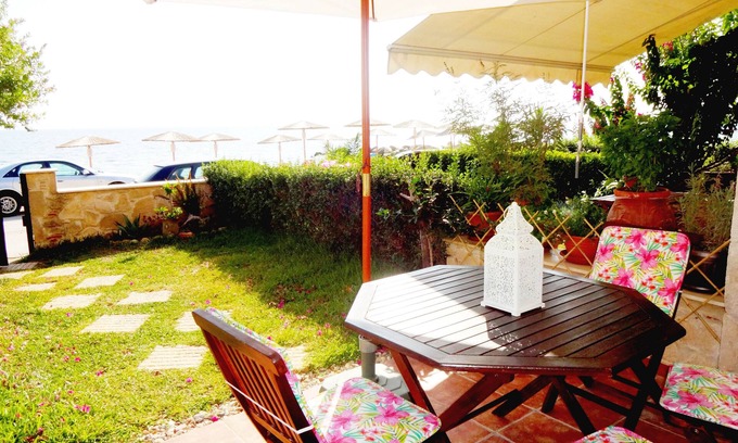 Halkidiki Maison | Seafront family beach house
