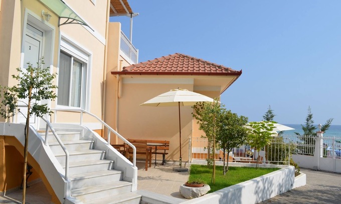 Nea Propontida Appartement | Bord de mer maison de vacances n ° 2, sur une longue plage de sable, GeoMare, rez-de-chaussée