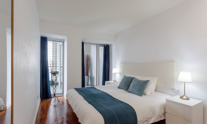 Diagonal Mar i el Front Maritim del Poblenou Appartement | Seafront luxe with terrace and pool II