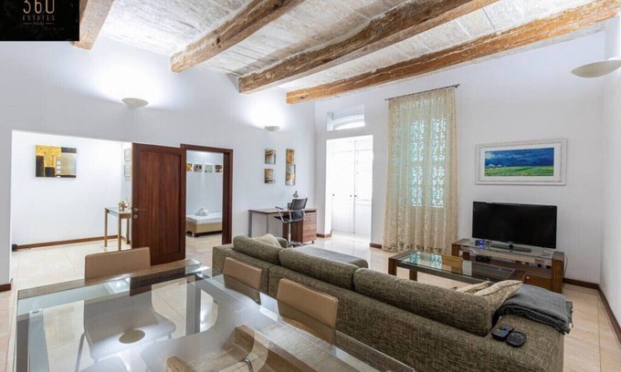 Valletta Appartement | Seafront - Top Location, Top floor with WIFI & AC