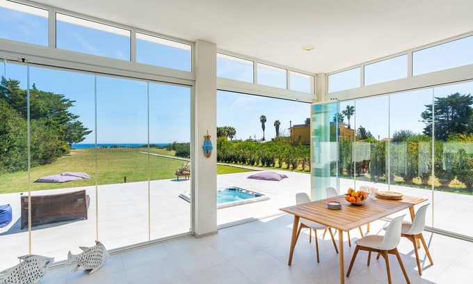 Gallina Villa | Seafront Villa in Avola, Sicily