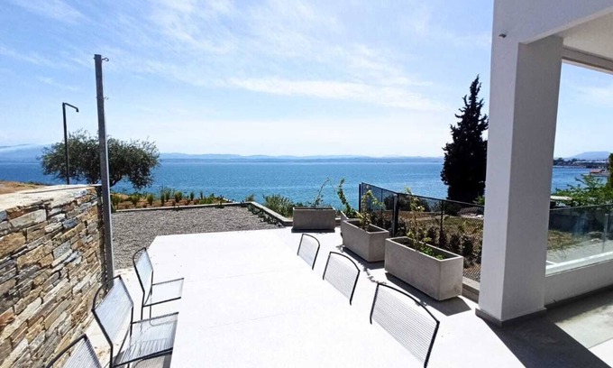 Eretria Maison | Seafront villa with private beach 1hr from Athens - MBH1