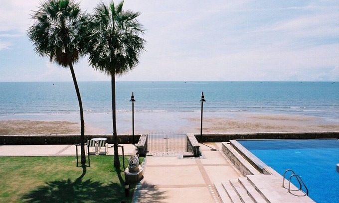Pak Nam Pran Villa | luxury beach house in hua hin